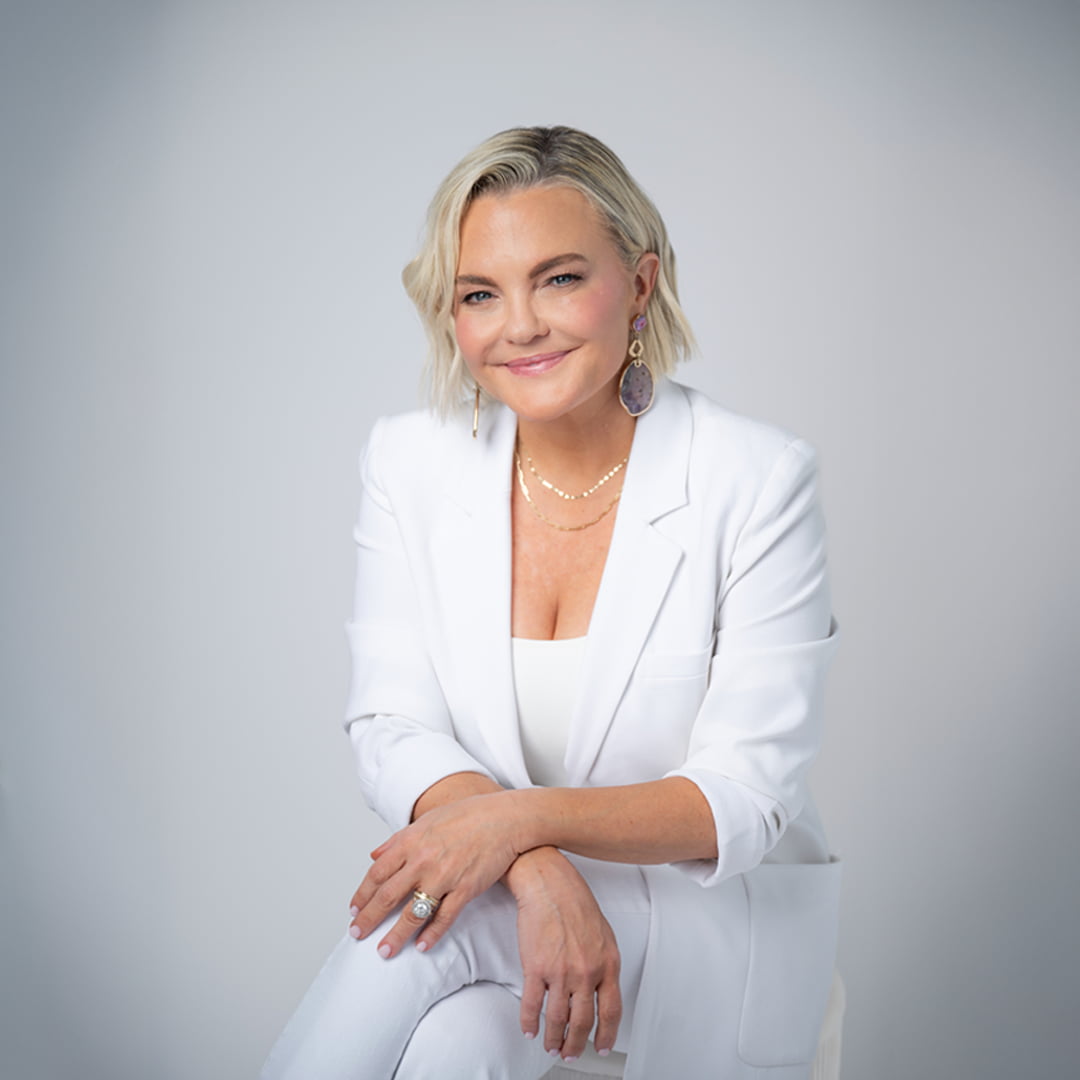 angie-douma-lmft-services-therapist-hero